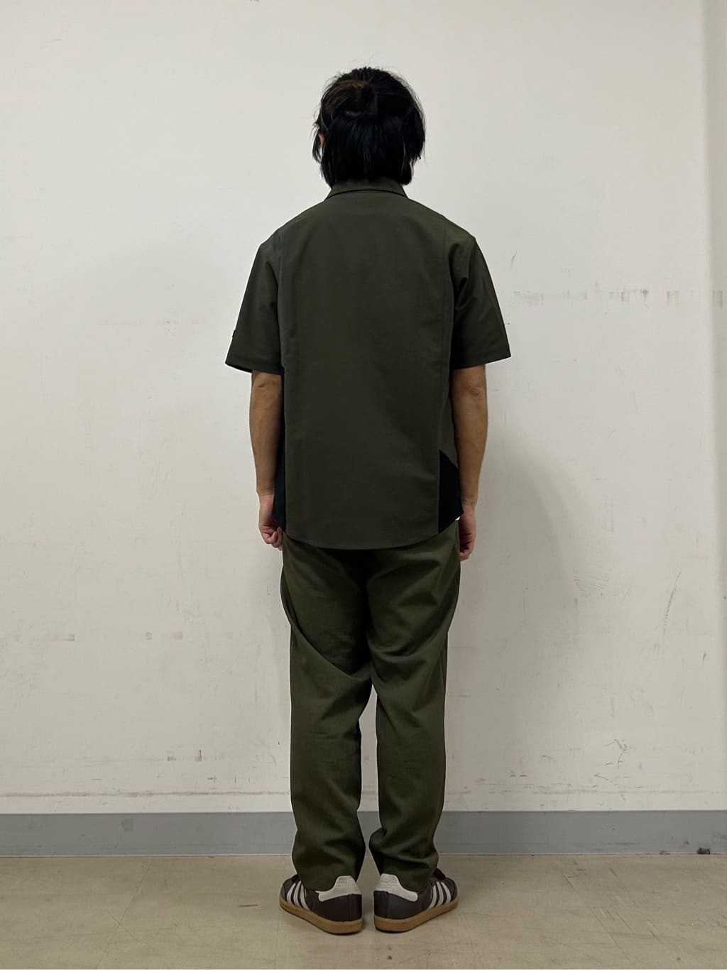 Hiroさんの「TAKEO KIKUCHI｜◆【Sサイズ～】フェイスロープ刺繍 天竺Tシャツ」を使ったコーディネート