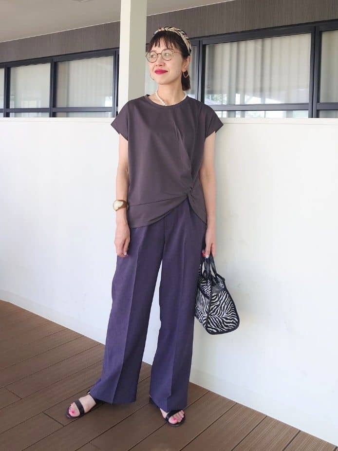 MUTSUKOさんの「UNTITLED｜【洗える/Tシャツ】ツイストプルオーバー」を使ったコーディネート
