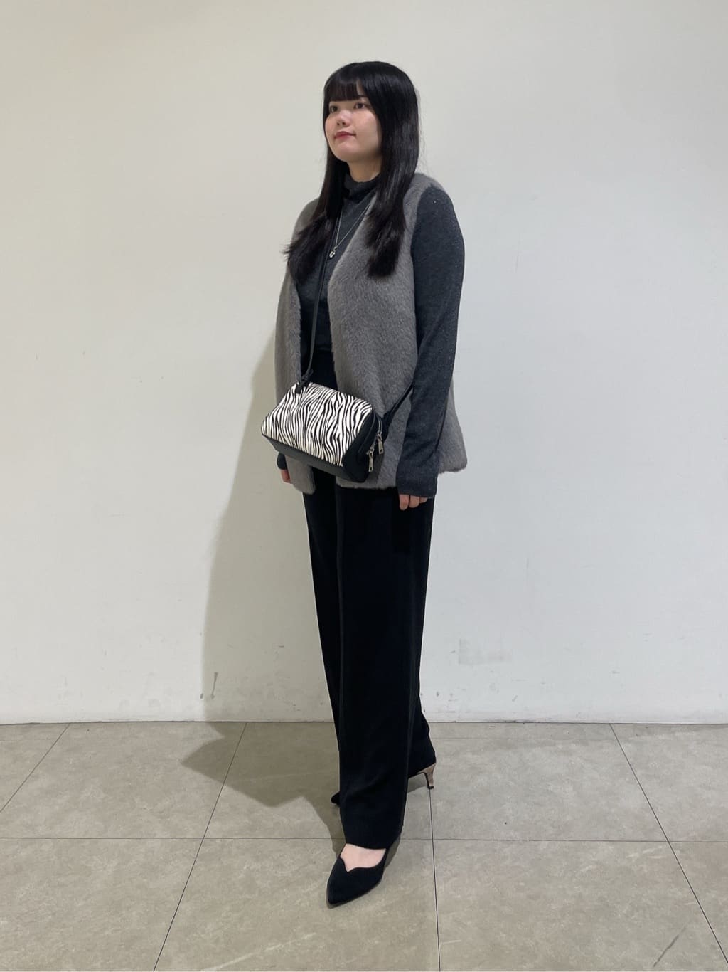 emikaさんの「INDIVI｜ミンク調フェイクファージレ」を使ったコーディネート