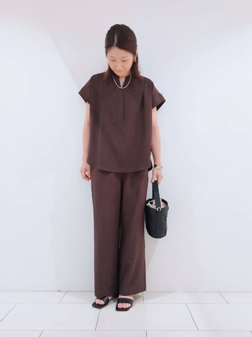 HIROさんの「Dessin｜【2点セット/ウエストゴム/洗える】スキッパ―シャツ＆ストレートパンツセット」を使ったコーディネート