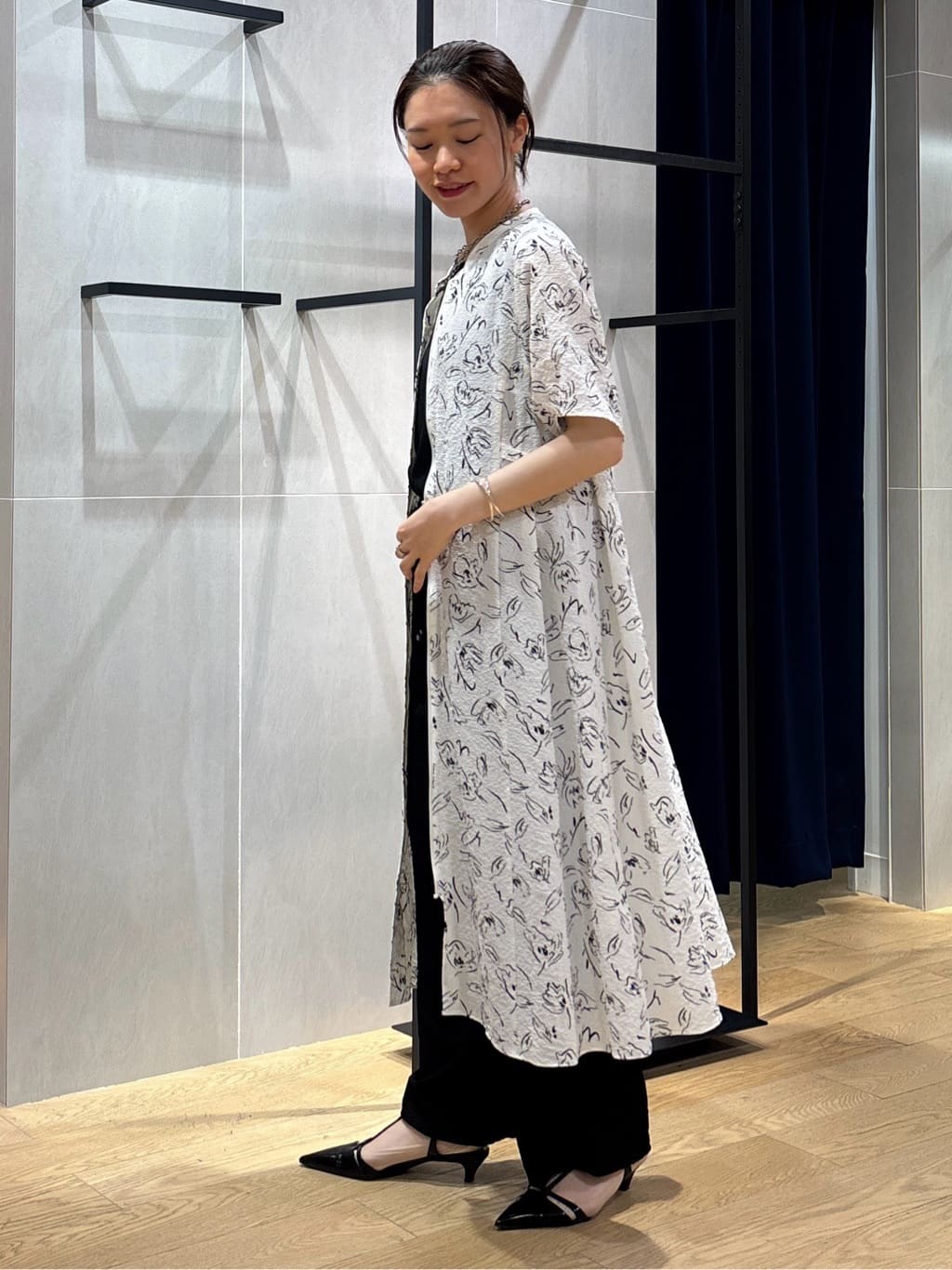 kanaeさんの「INDIVI｜【洗える／UVケア／SETUP可能】ドロストワイドパンツ」を使ったコーディネート