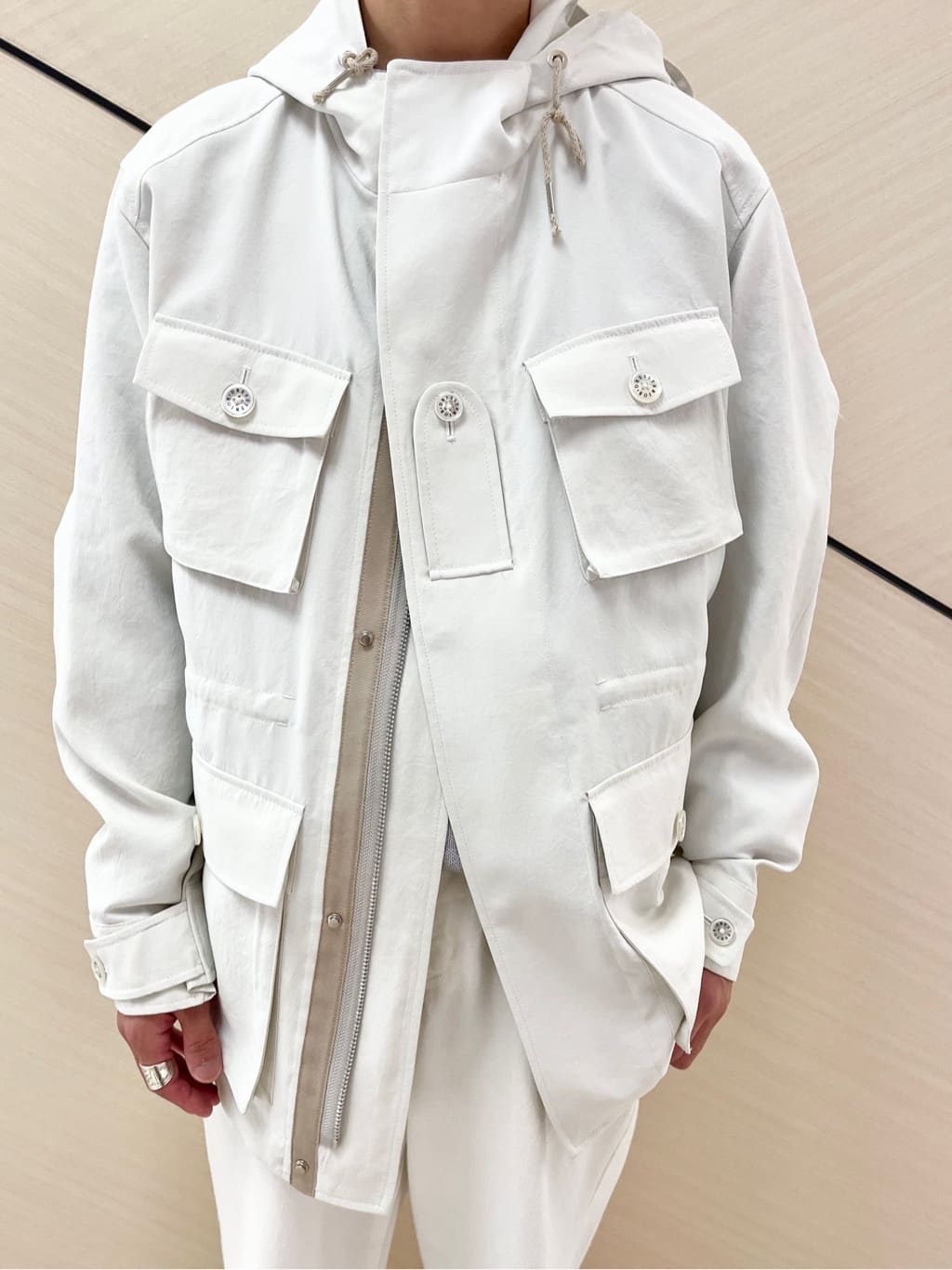 小山凌さんの「DRESSTERIOR｜」を使ったコーディネート