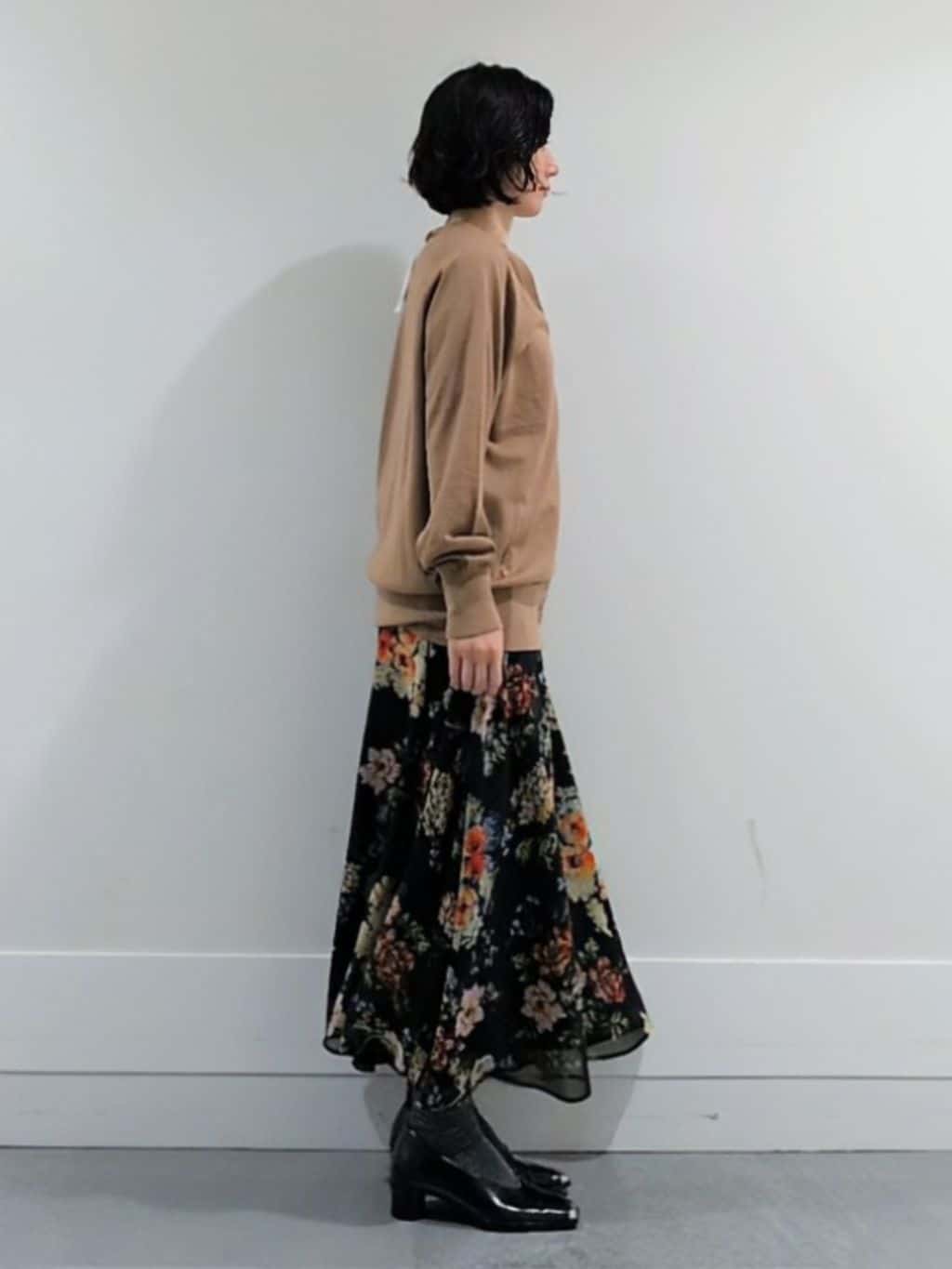 ミズタさんの「UNTITLED｜【アンサンブル可/洗える/Vネック】ウールシルクカーディガン」を使ったコーディネート