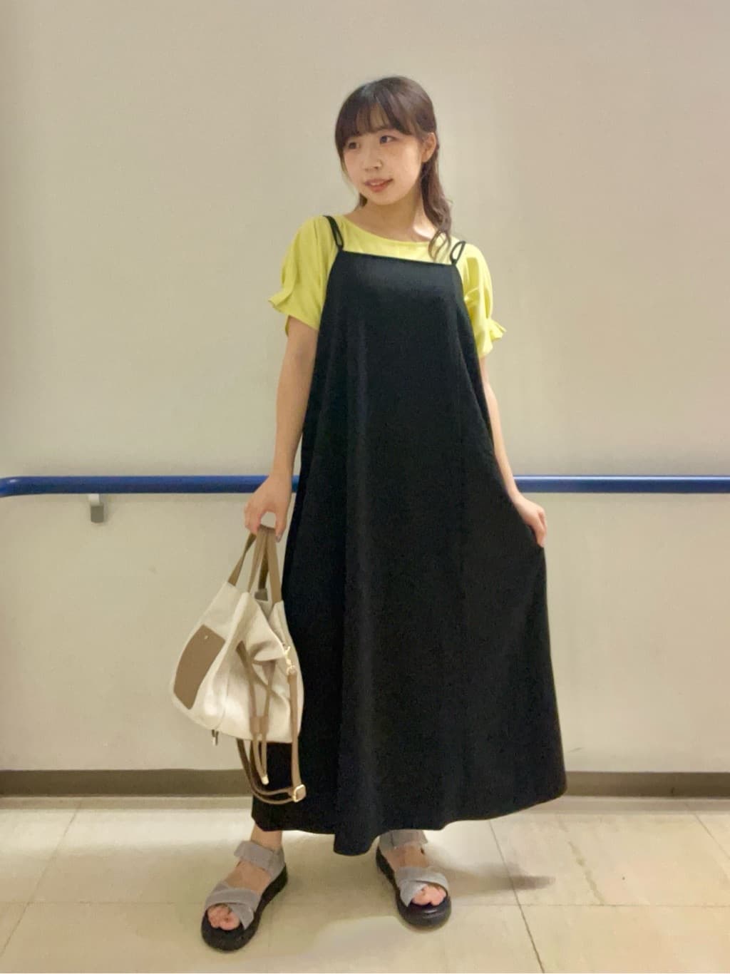 あもさんの「SHOO･LA･RUE｜【S-LL/UV/プチプラ】お袖タックで好印象 デザインTシャツ」を使ったコーディネート