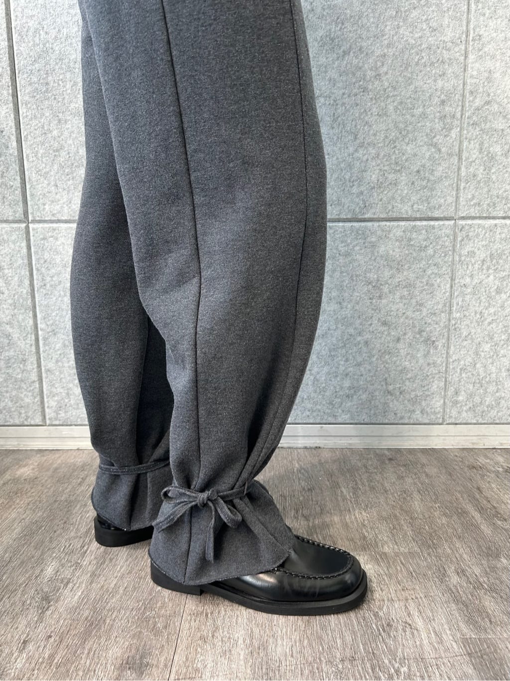 honoka Aさんの「CODE A｜off－shoulder sweat」を使ったコーディネート
