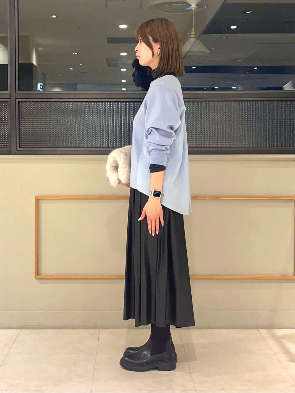 kumiさんの「INDIVI｜レザー調ギャザースカート」を使ったコーディネート
