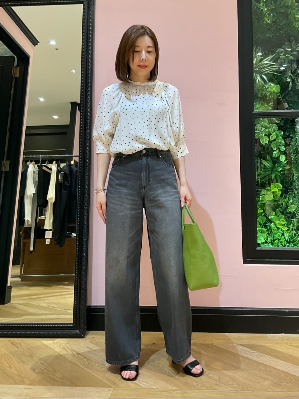maruさんの「DRESSTERIOR｜ヴィンテージ加工ワイドデニムパンツ」を使ったコーディネート