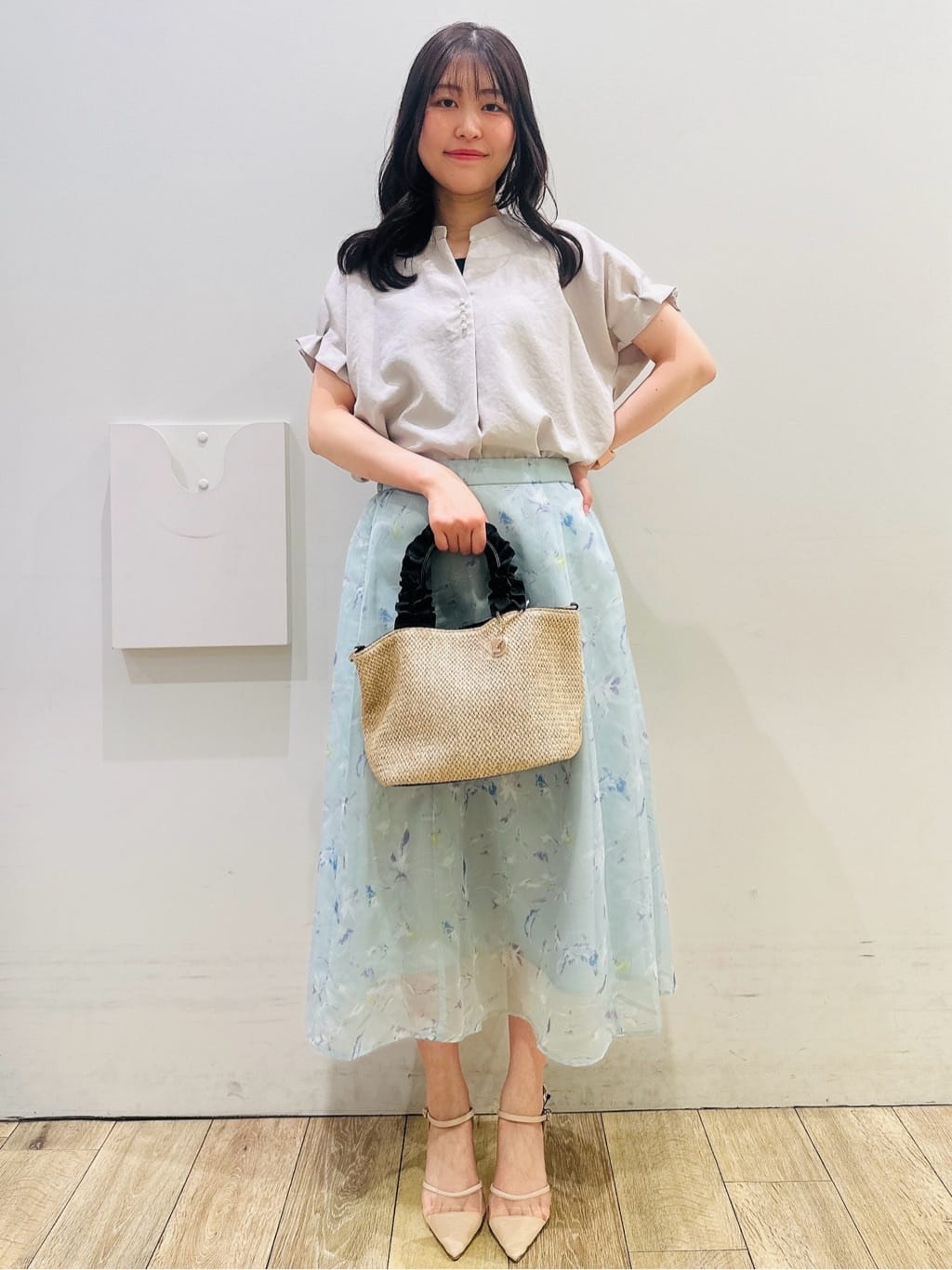 MOMOさんの「index｜《7色展開／XS-LLサイズ》タックスリーブスキッパーブラウス【洗濯機洗い可／吸水速乾／抗ピル／防シ」を使ったコーディネート