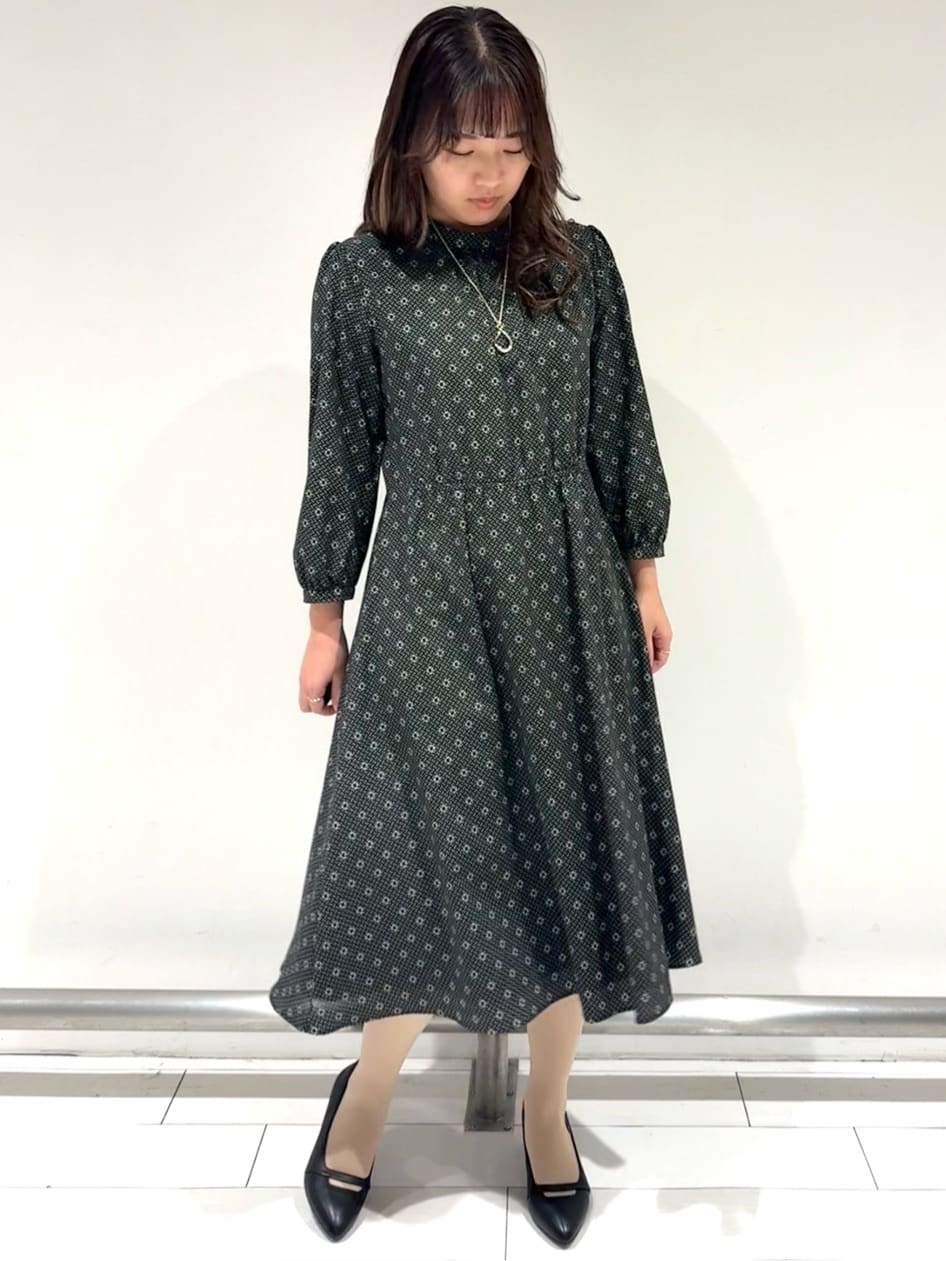 Azusaさんの「Reflect｜【きちんと見え／通勤／セレモニーにおすすめ◎】ドット&times;ダイヤ柄ワンピース」を使ったコーディネート