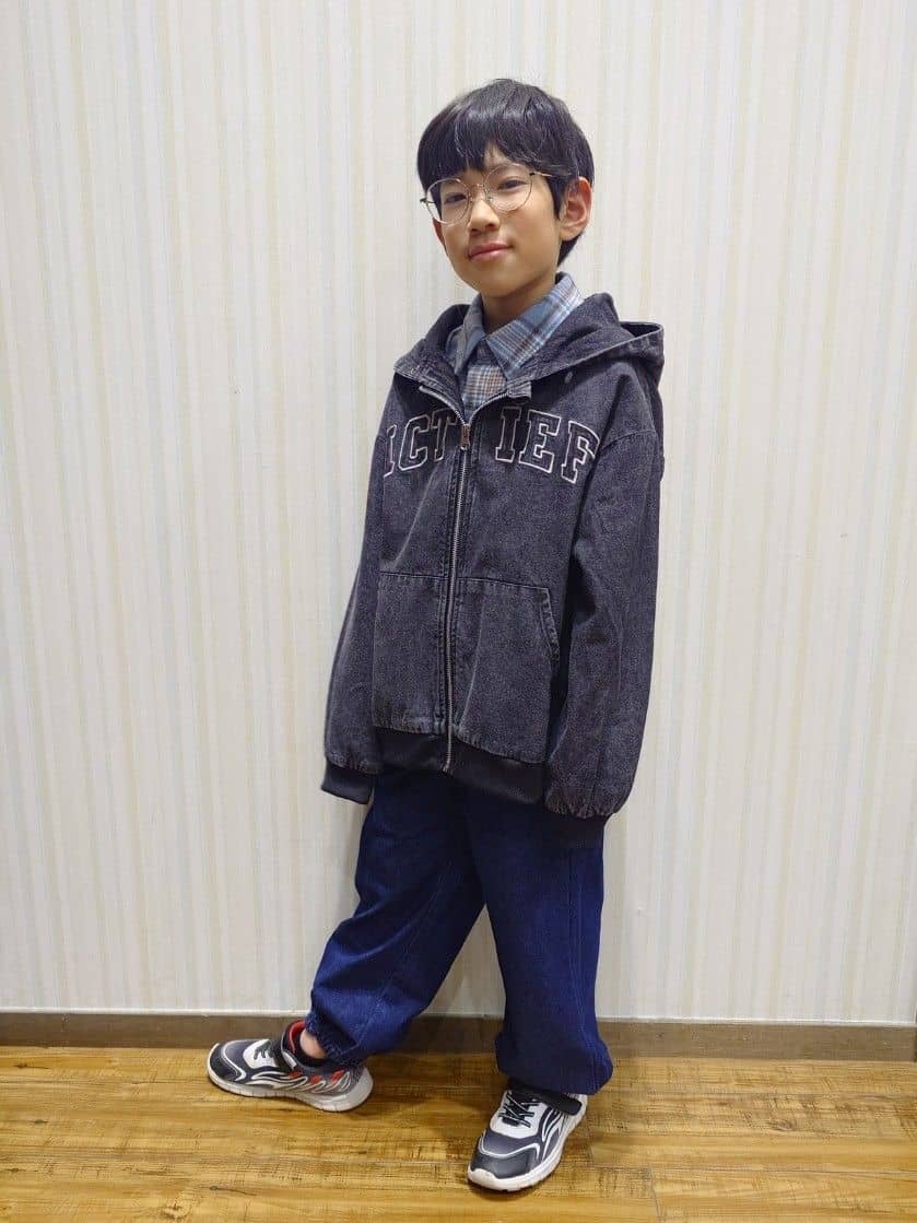 Yuiさんの「SHOO･LA･RUE｜【100-150cm】チェックオーバーシャツ」を使ったコーディネート