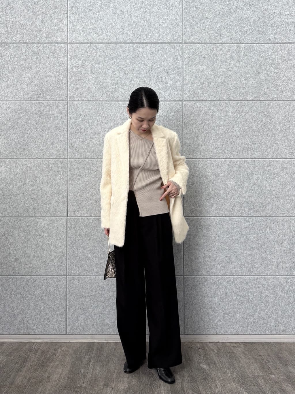 ひなさんの「INDIVI｜Comfy SET UP｜イージーストレートワイドパンツ【セットアップ対応／通勤/カセット服】」を使ったコーディネート