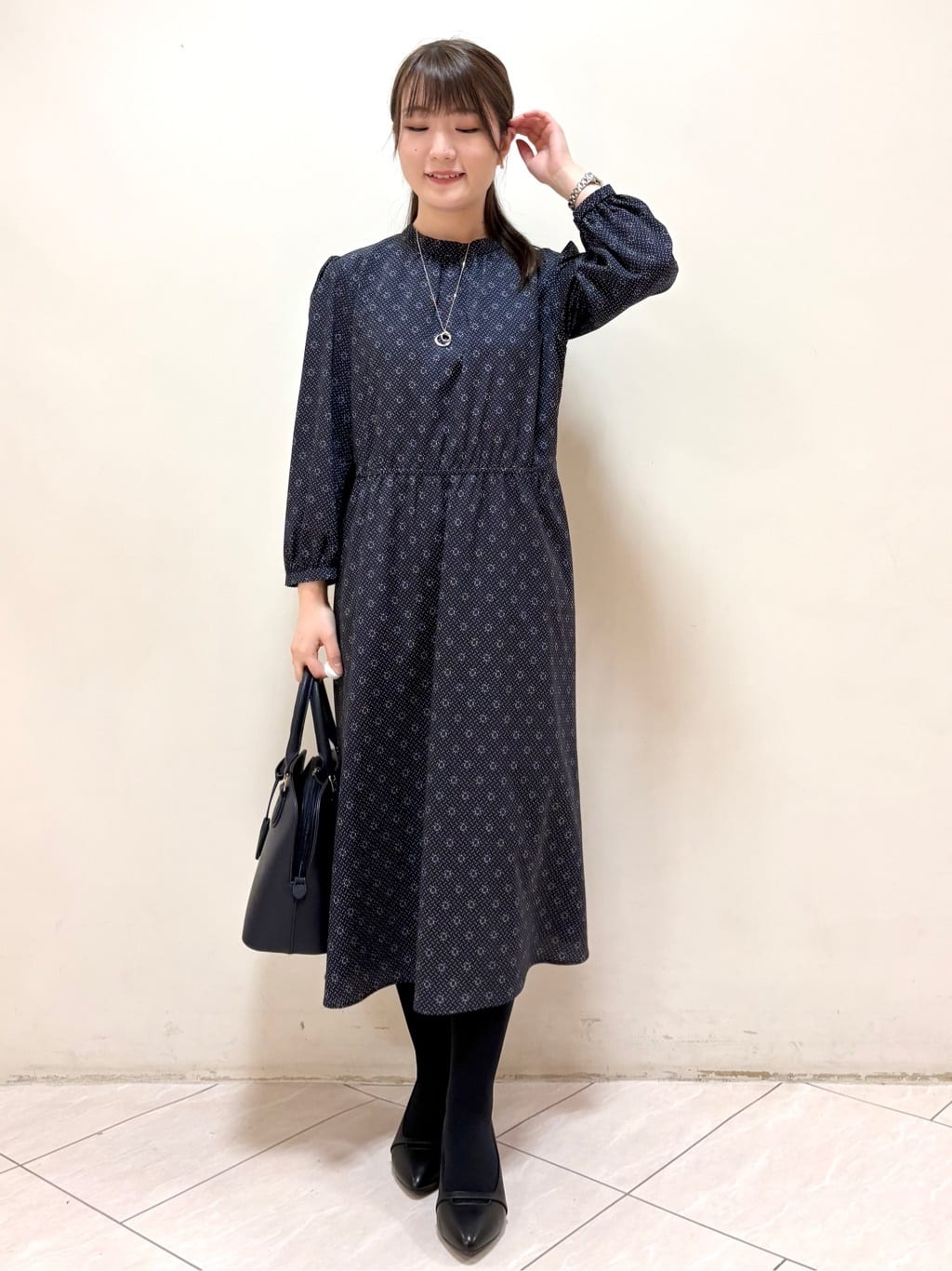 mikiさんの「Reflect｜【きちんと見え／通勤／セレモニーにおすすめ◎】ドット&times;ダイヤ柄ワンピース」を使ったコーディネート