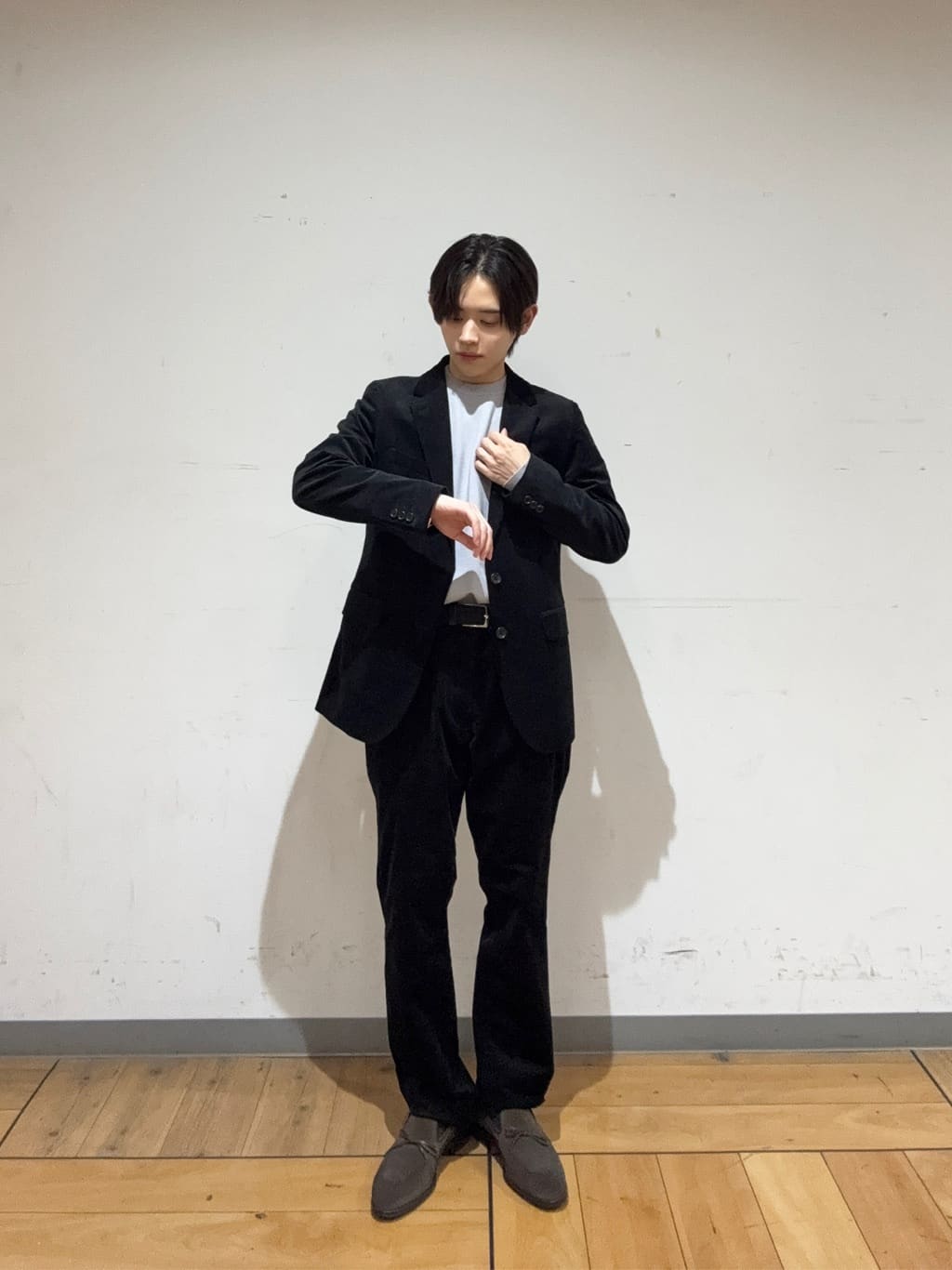 hiroさんの「TAKEO KIKUCHI｜【Sサイズ～】ストレッチコーデュロイ ジャケット」を使ったコーディネート