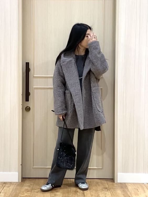 ERIさんの「SHOO･LA･RUE｜【洗濯機可/毛玉レス】上品に体型カバー チュニックニットワンピース」を使ったコーディネート