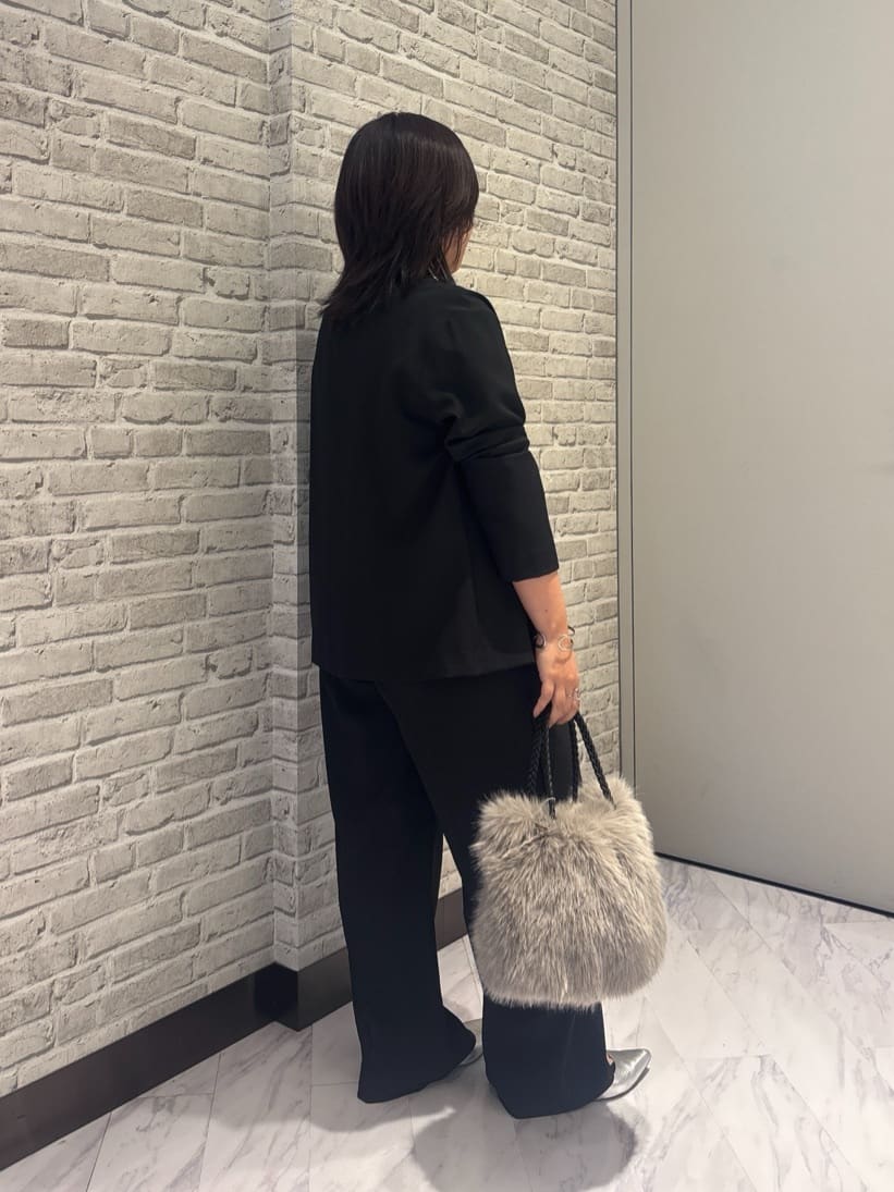 Akiさんの「INDIVI｜Comfy SET UP｜イージーストレートワイドパンツ【セットアップ対応／通勤/カセット服】」を使ったコーディネート
