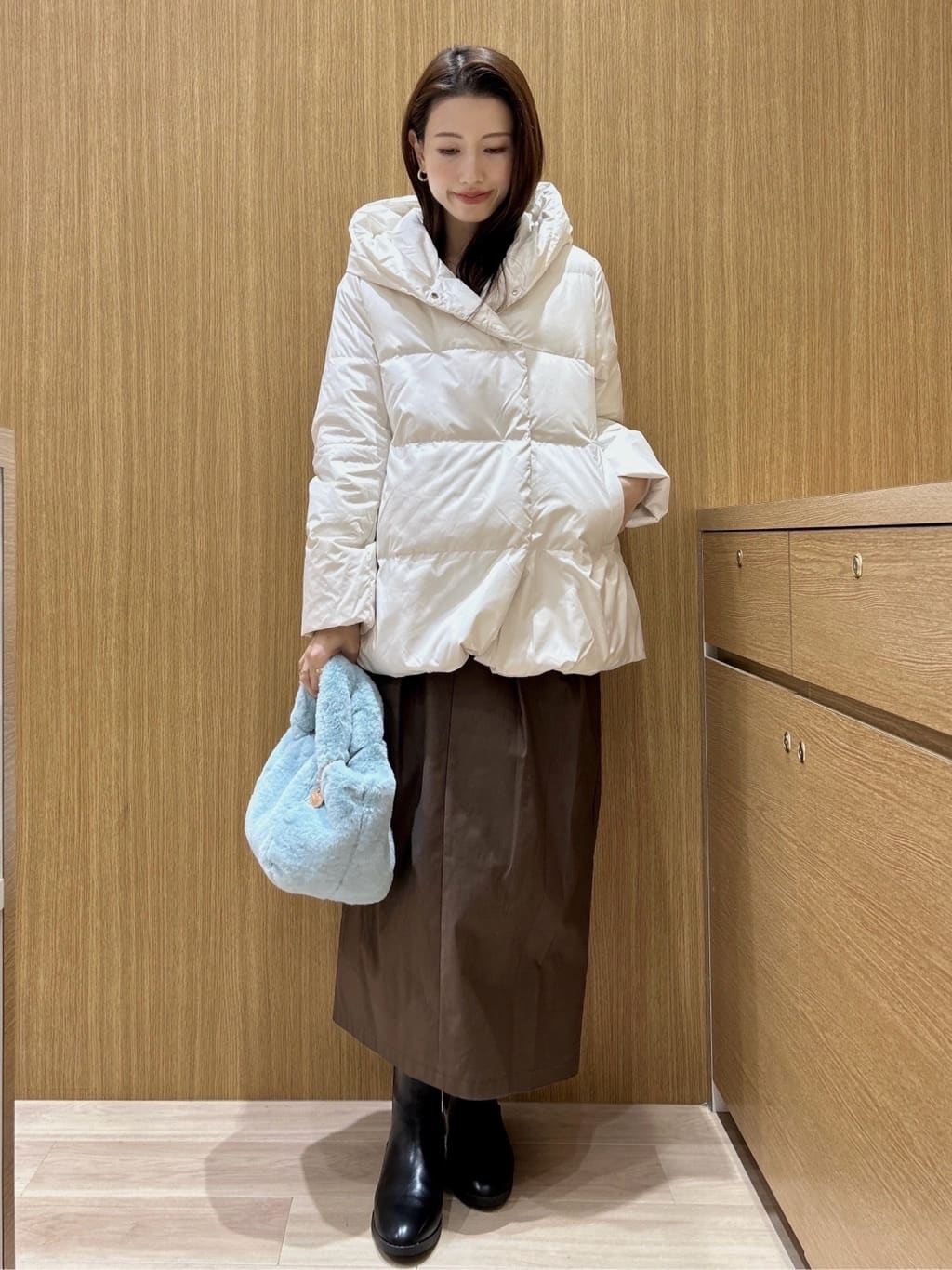maiさんの「OPAQUE.CLIP｜Vネックラメニット【洗濯機OK】」を使ったコーディネート