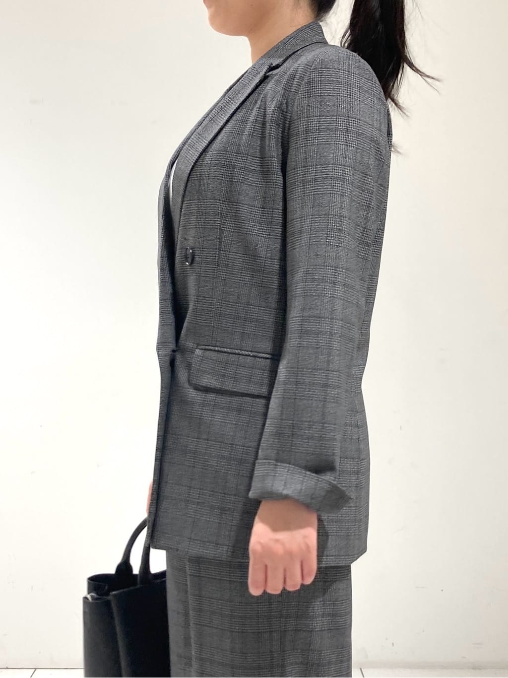 momokoさんの「INDIVI｜【洗える／オンオフ】チェック柄ダブルジャケット」を使ったコーディネート