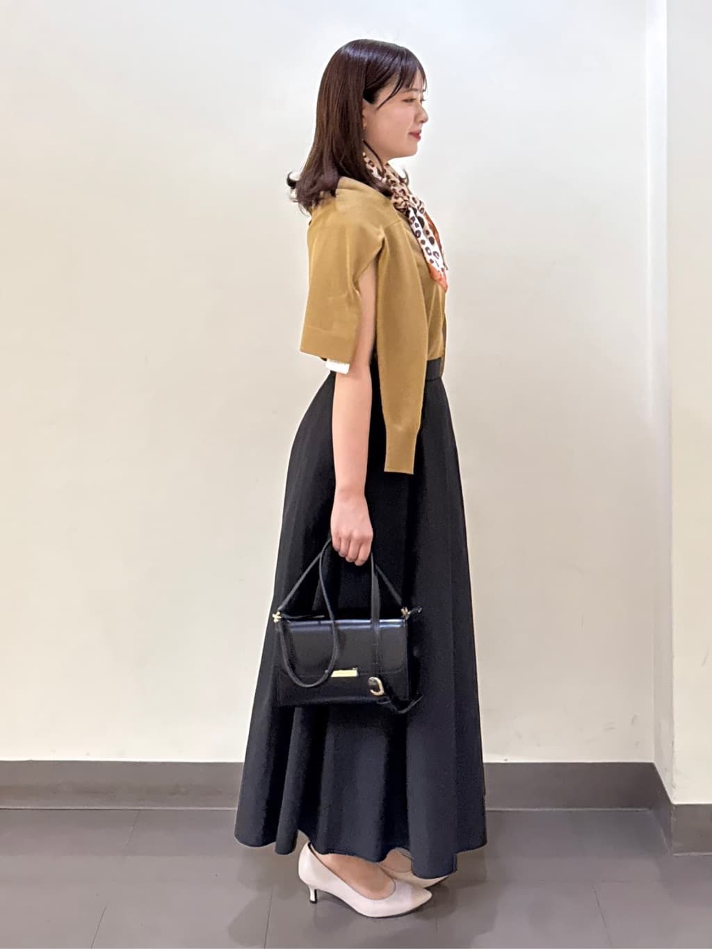 いくみさんの「UNTITLED｜【アンサンブル可/洗える】シアーノースリーブ プルオーバー」を使ったコーディネート