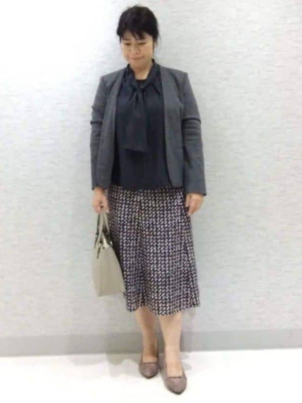 sakoさんの「Reflect｜【キレイめスタイル／通勤におすすめ◎】ボウタイシャンブレーカラーブラウス」を使ったコーディネート