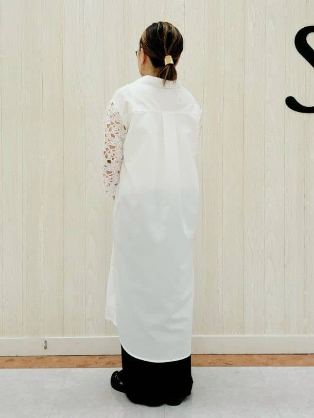 nanahachiさんの「SHOO･LA･RUE｜◆お袖レースが上品な シャツワンピース」を使ったコーディネート