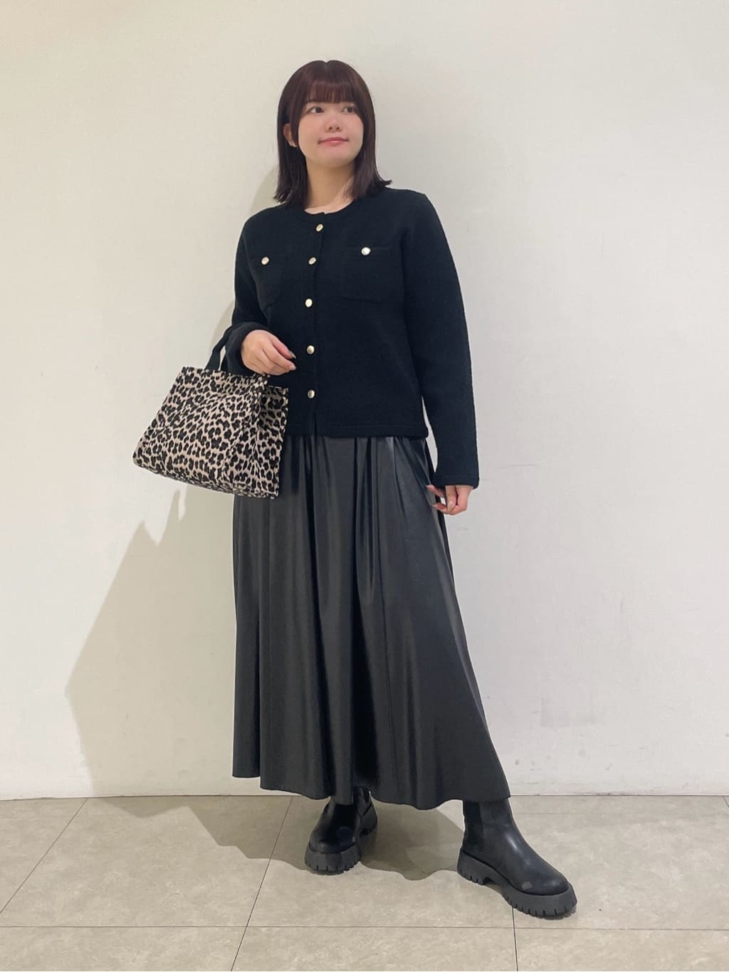 emikaさんの「INDIVI｜【ミニブークレ素材】ジャケットライクカーディガン」を使ったコーディネート