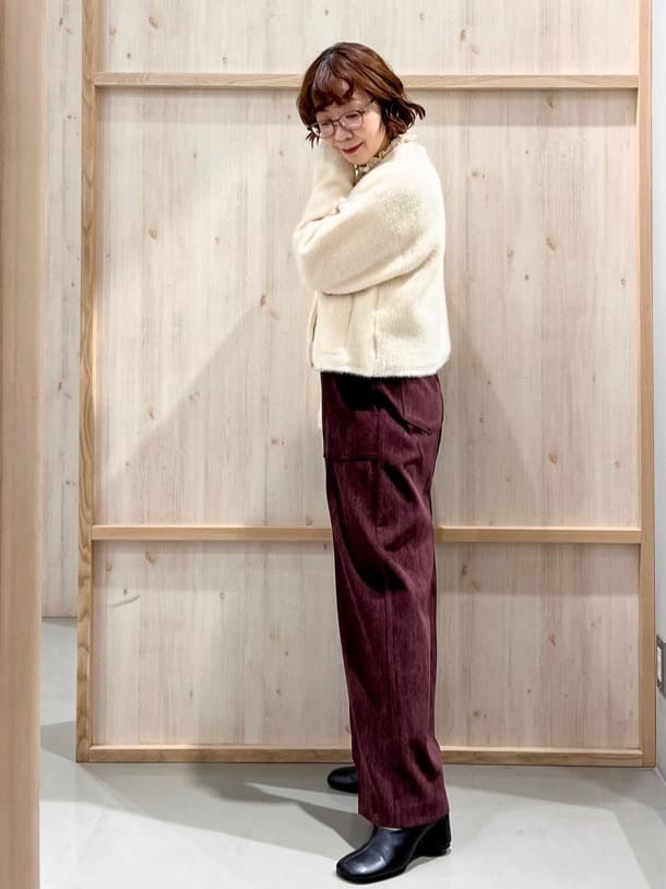 nakoさんの「THE SHOP TK｜クラッシュベロアベーカーパンツ」を使ったコーディネート