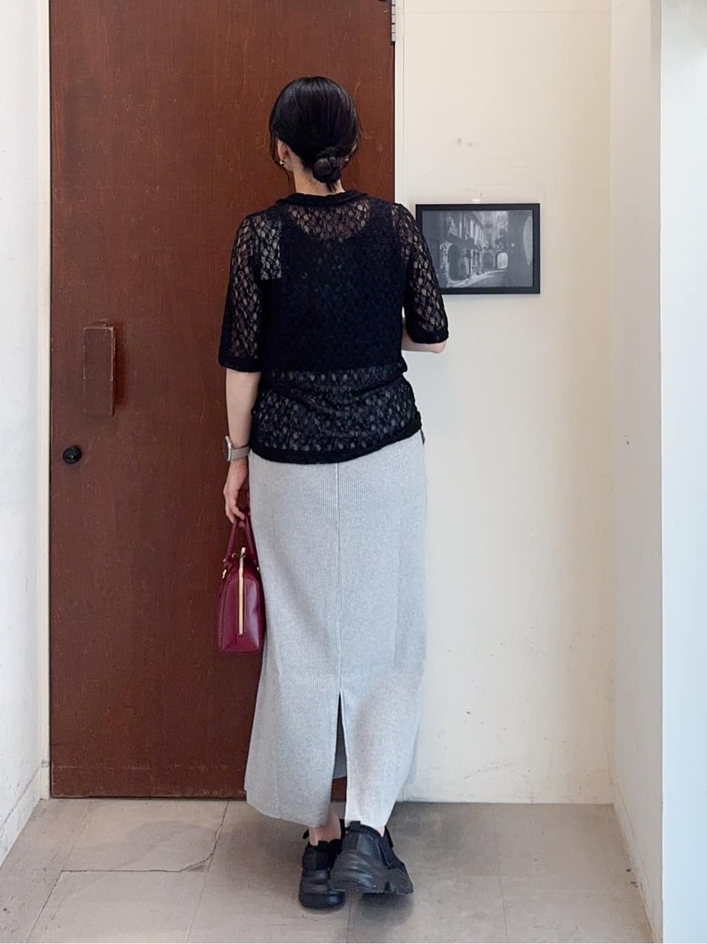 𝐇𝐢𝐫𝐨𝐦𝐢さんの「SHOO･LA･RUE｜【S-LL/5分袖】大人の抜け感 襟付きレーストップス」を使ったコーディネート