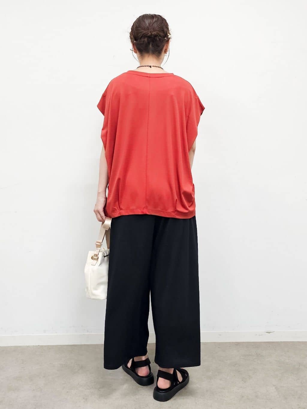 ゆゆさんの「SHOO･LA･RUE｜【S-LL/ひんやり/UV】二の腕をきれいにカバー ショルダータックトップス」を使ったコーディネート