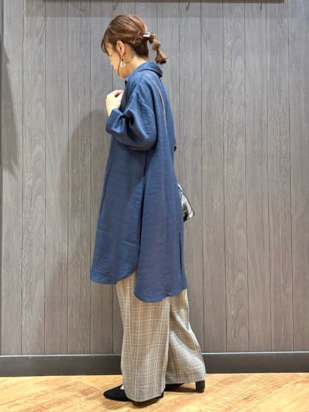 meiさんの「SHOO･LA･RUE｜【S-LL/体型カバー】さらっとしたタッチが魅力 デニムライクチュニック」を使ったコーディネート