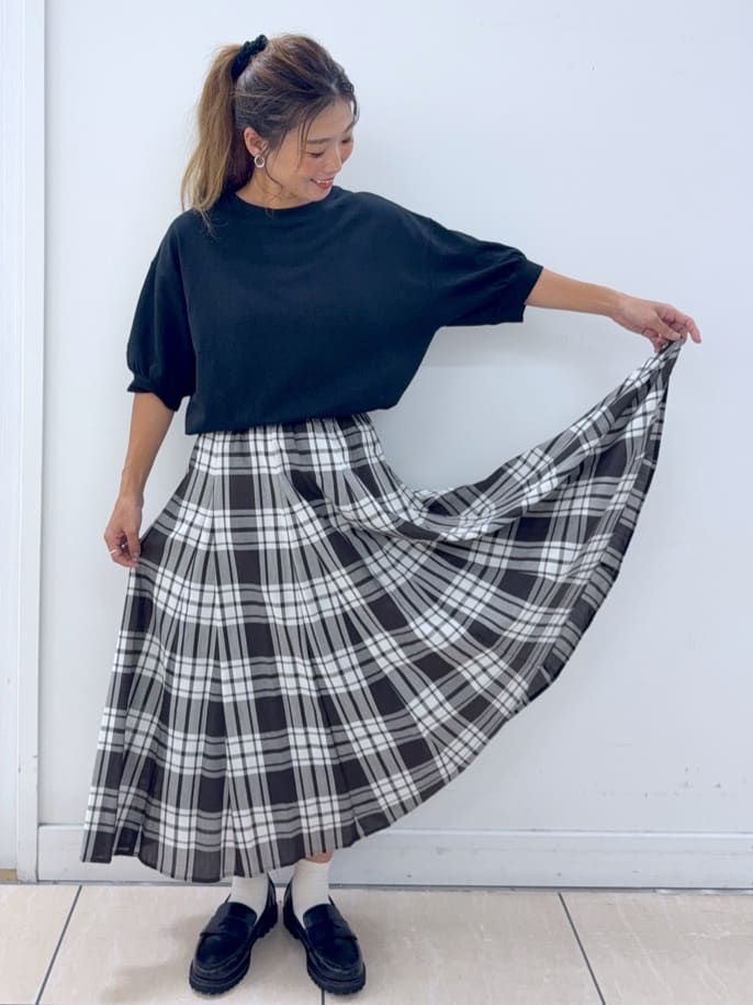 Osawaさんの「Dessin｜【360度可愛い/前後2WAY/洗える】ライトコットンヘンリーカットソー」を使ったコーディネート