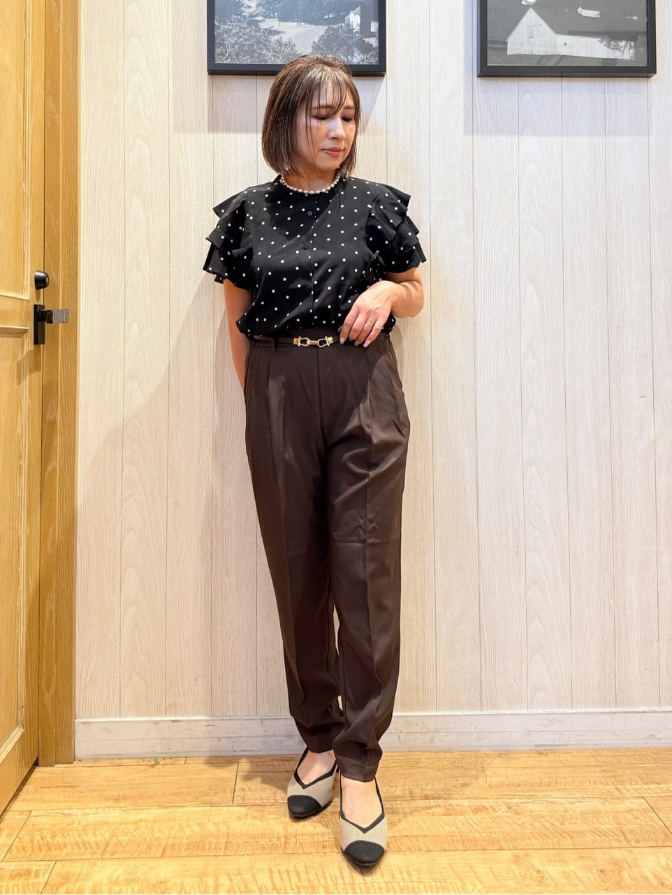 Megさんの「SHOO･LA･RUE｜【無地/ドット柄】お袖フリルが華やぐ きれいめブラウス」を使ったコーディネート