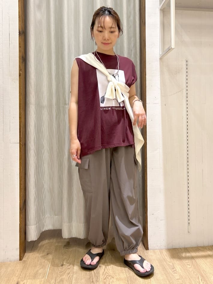 ga_riさんの「THE SHOP TK｜異素材切替フォトプリントTシャツ【洗える】」を使ったコーディネート