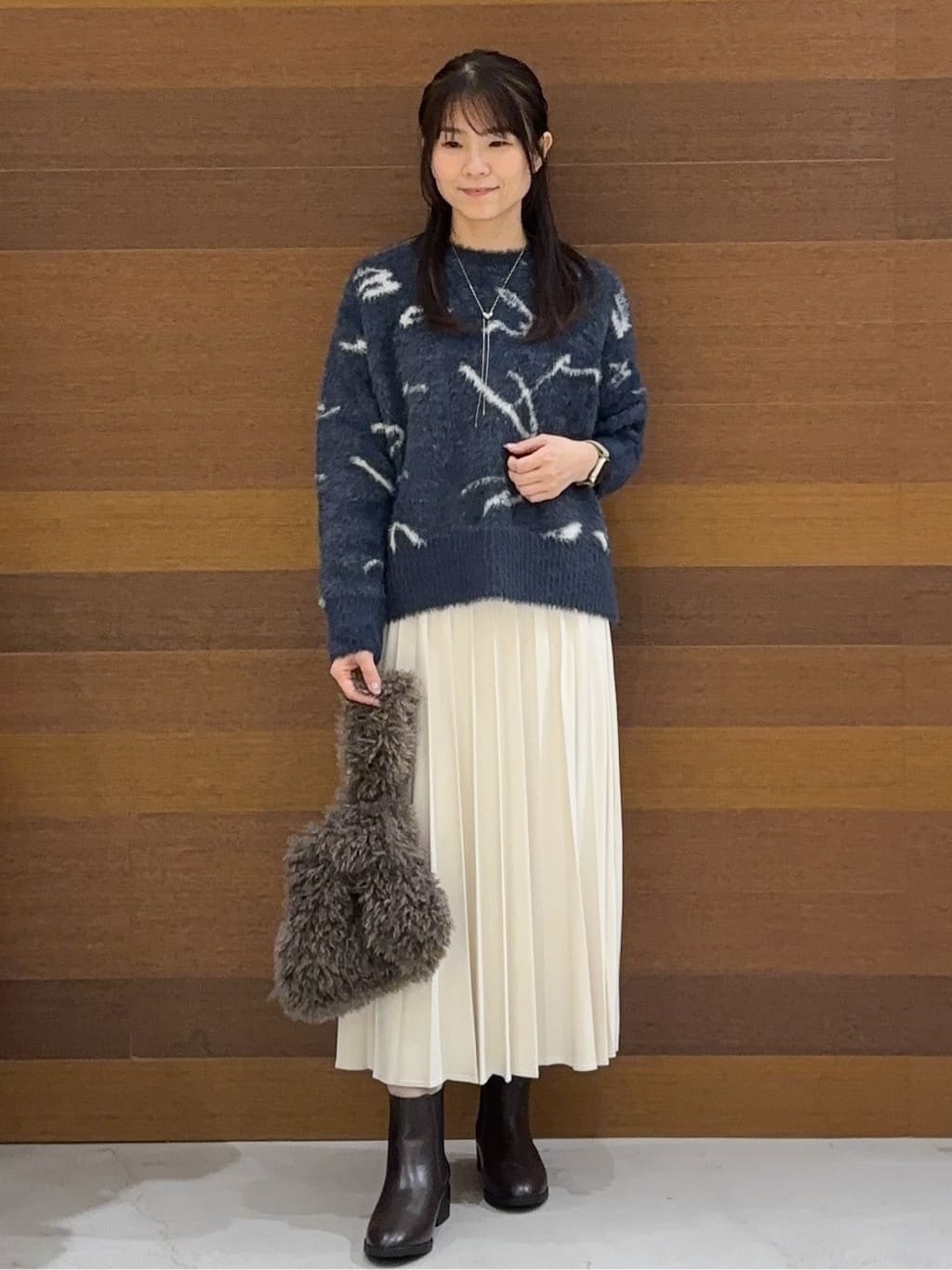 まみさんの「OPAQUE.CLIP｜アート柄シャギーニット【洗濯機OK】」を使ったコーディネート