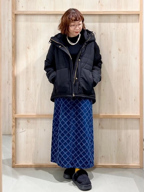 nakoさんの「THE SHOP TK｜【すっきり見えシルエット】上品ふわもこ中綿ブルゾン」を使ったコーディネート