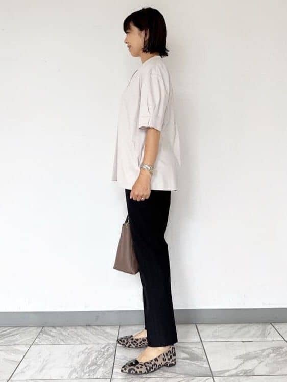 nekoさんの「Reflect｜【すっきり見え！長め丈／マシンウォッシュ可】スキッパーネックジャージトップス」を使ったコーディネート