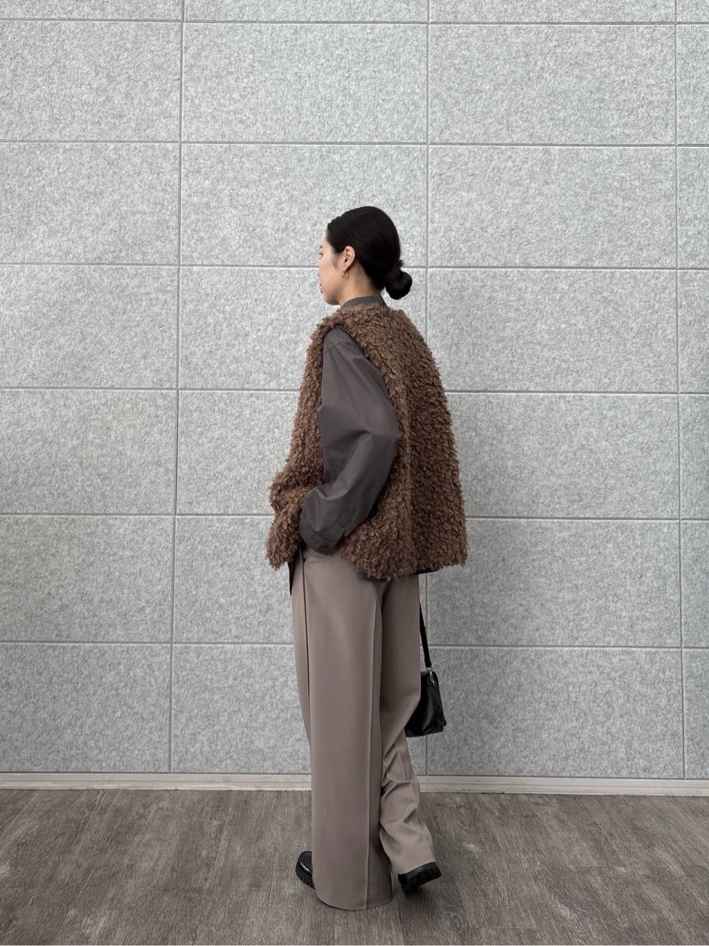ひなさんの「INDIVI｜Comfy SET UP｜イージーストレートワイドパンツ【セットアップ対応／通勤/カセット服】」を使ったコーディネート