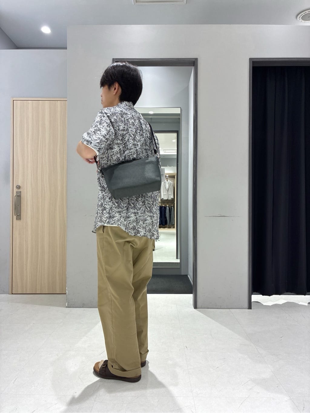 わいずみさんの「TAKEO KIKUCHI｜【キーリング付き】メランジ　大人ショルダーバッグ」を使ったコーディネート