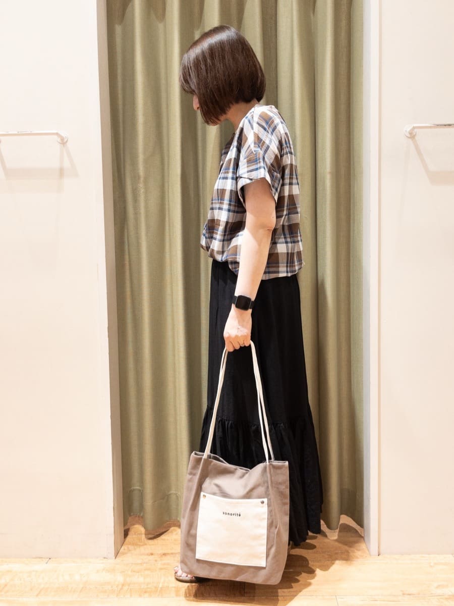 fukuiさんの「SHOO･LA･RUE｜【S-LL】きれいに体型カバー さらシャリコットン スキッパーシャツ」を使ったコーディネート