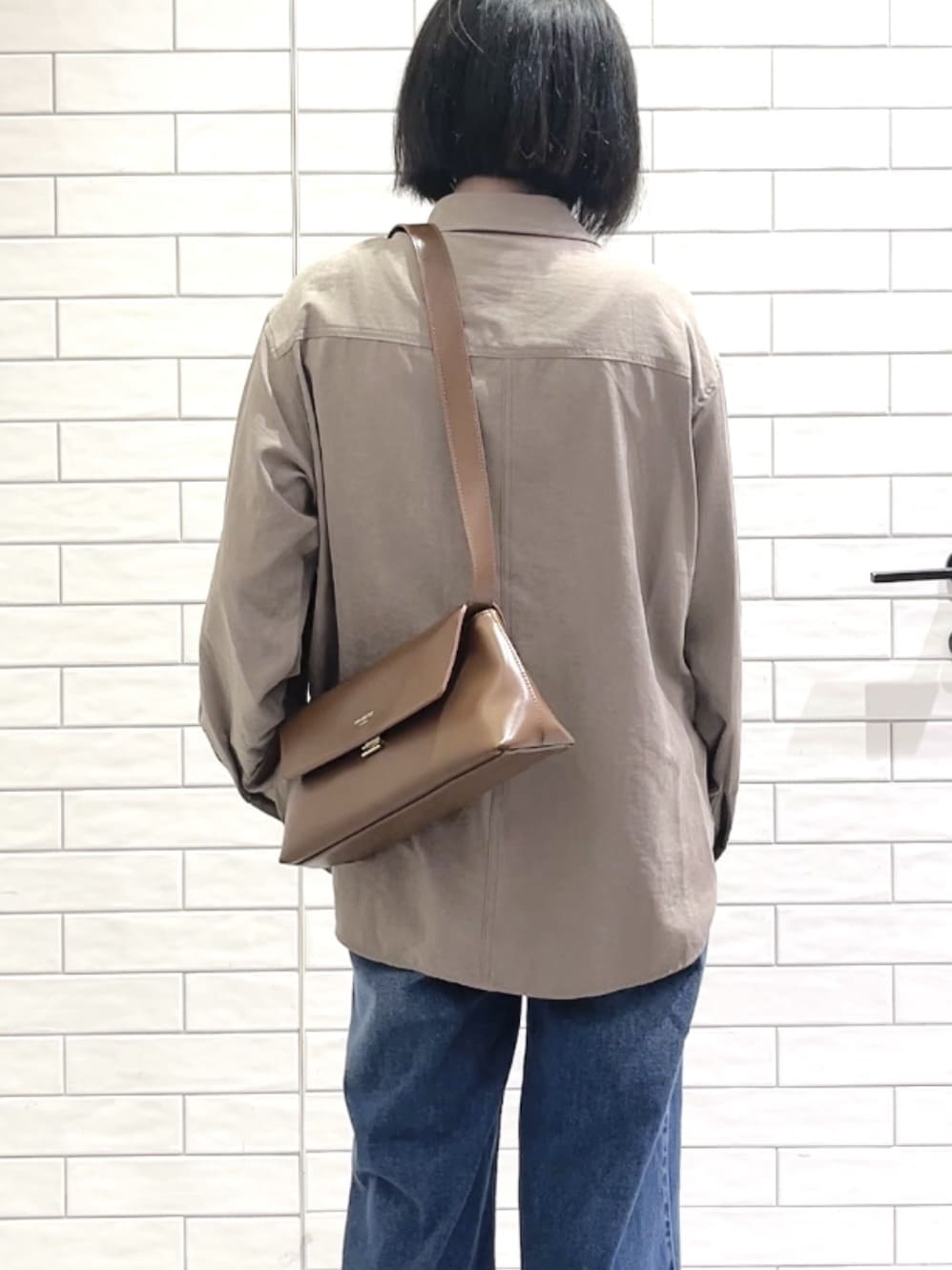 しおりさんの「OPAQUE.CLIP｜スエードライクシャツ【洗濯機OK】」を使ったコーディネート