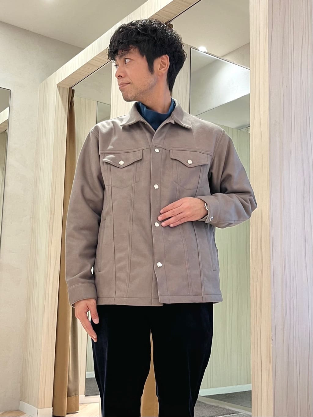 URAさんの「TAKEO KIKUCHI｜【Sサイズ～】ウォーム ミラノリブ オフネック プルオーバー」を使ったコーディネート