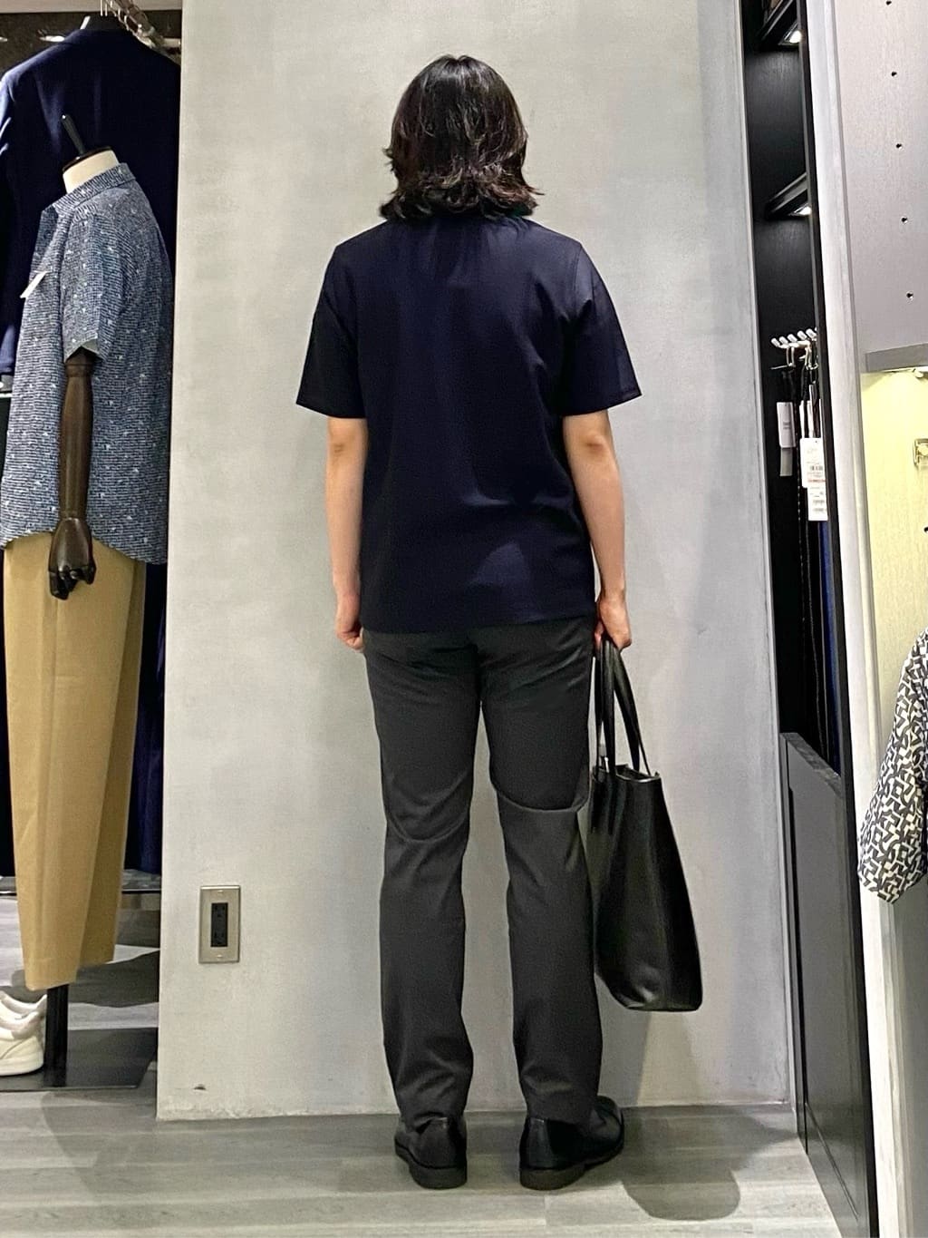 nishiさんの「TAKEO KIKUCHI｜【全7サイズ&times;8色展開！】トップマルチヘリンボン パンツ」を使ったコーディネート