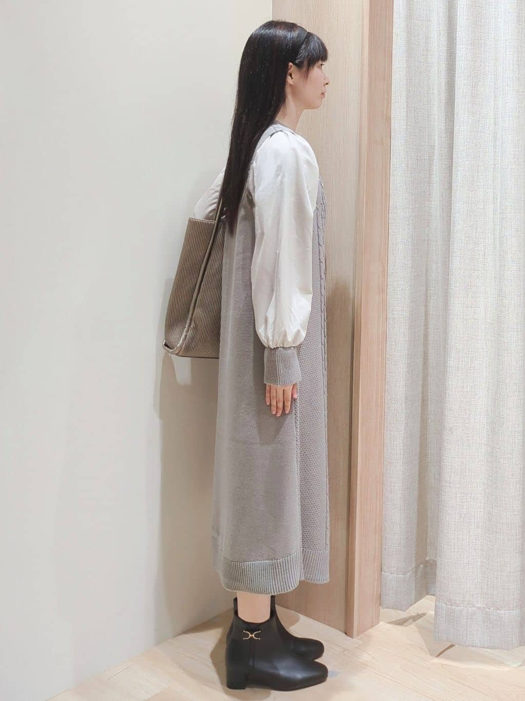 Yuiさんの「grove｜一枚で華やぐ、袖布帛ケーブルニットワンピース」を使ったコーディネート