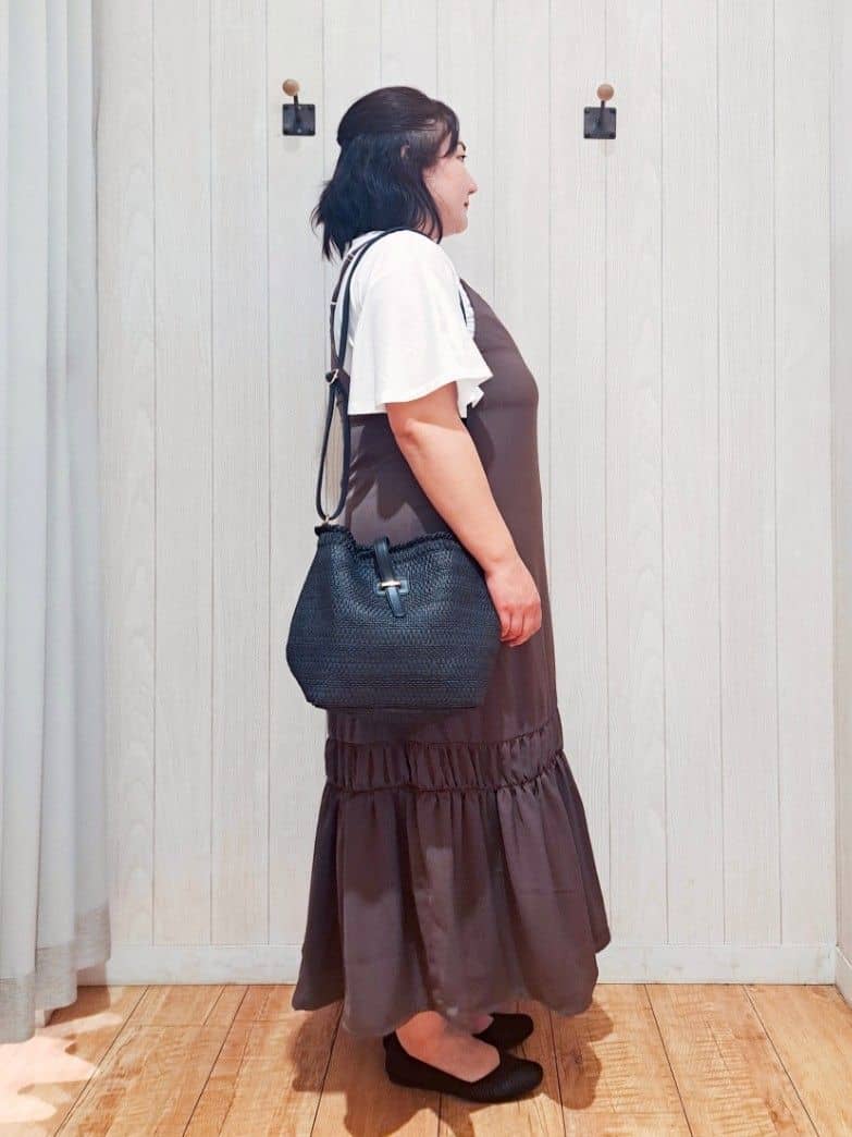 kotomiさんの「SHOO･LA･RUE｜【ひんやり】シャーリングがアクセントに 大人のデザインキャミワンピース」を使ったコーディネート