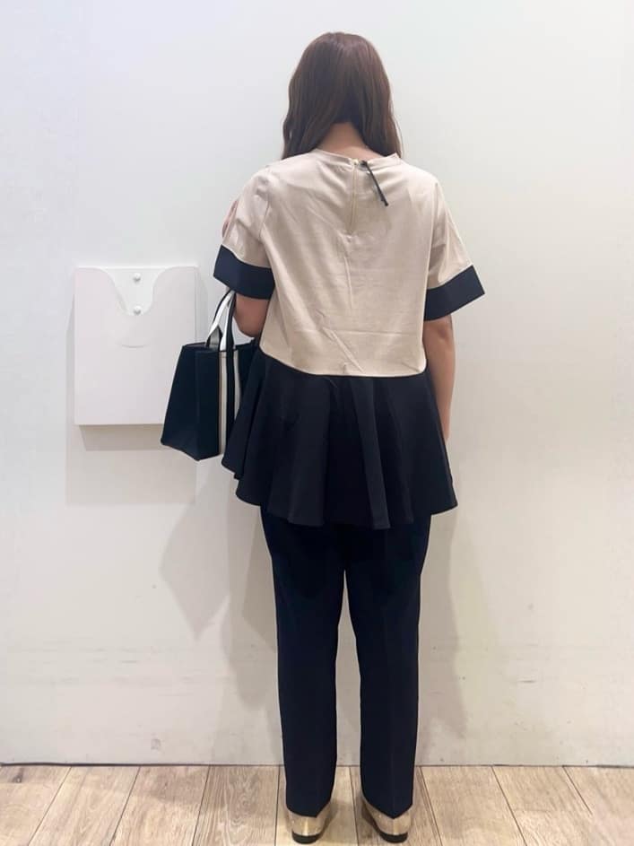 Ririさんの「index｜配色フハクドッキングペプラムトップス【洗濯機洗い可／抗ピル】」を使ったコーディネート