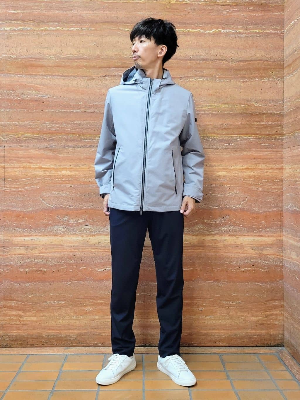 piroyaさんの「TAKEO KIKUCHI｜ストレッチ テーラードＴシャツ」を使ったコーディネート