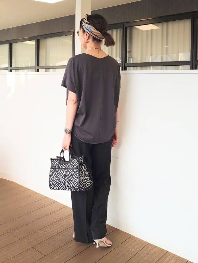 MUTSUKOさんの「UNTITLED｜【接触冷感/洗える】Vネックコットンプルオーバー」を使ったコーディネート