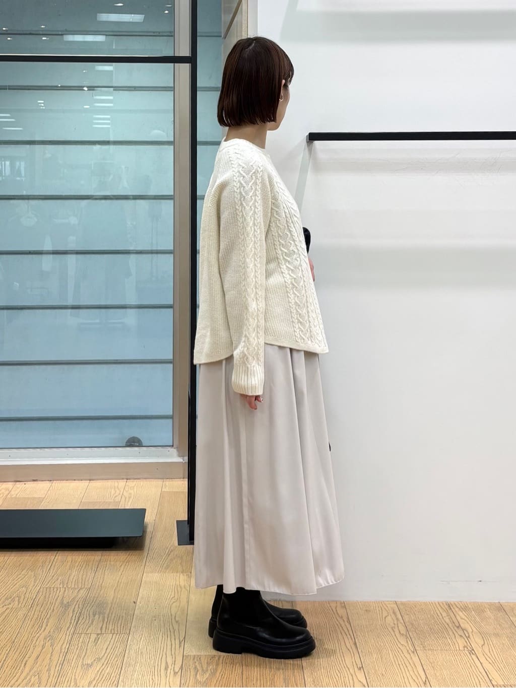 asamiさんの「INDIVI｜【洗える】ケーブルデザイン ラウンドヘムニット」を使ったコーディネート