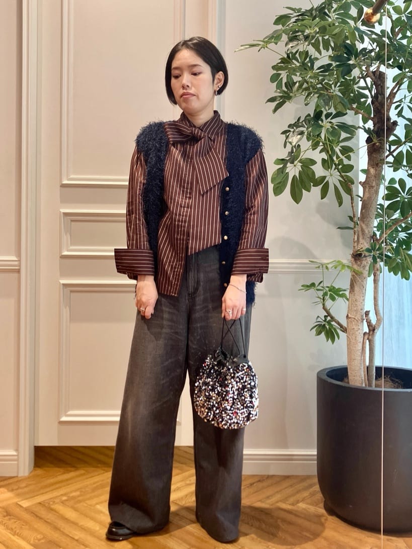 konominさんの「DRESSTERIOR｜ヴィンテージ加工ワイドデニムパンツ」を使ったコーディネート