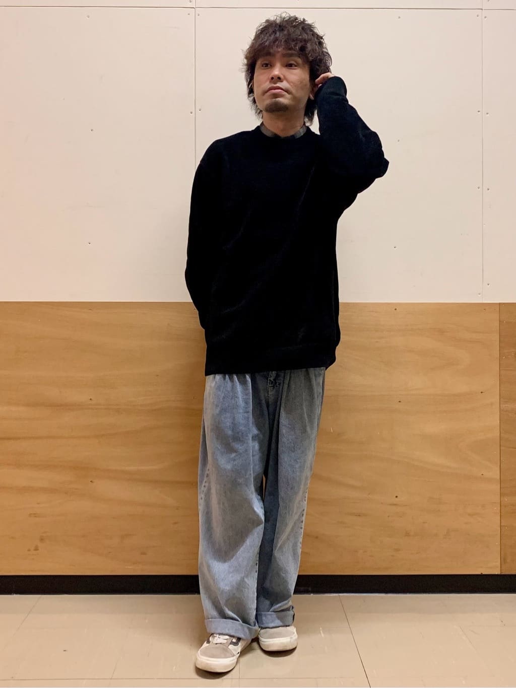 MATUさんの「THE SHOP TK｜【触れるたびに心地良い】ライトモールニット　洗濯機OK/ユニセックスでおすすめ！」を使ったコーディネート