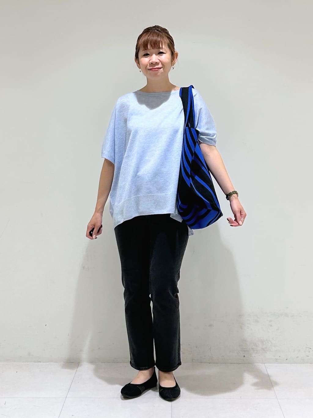 tsuyuさんの「INDIVI｜【体型カバー／清涼感】シアーオーバーシャツ」を使ったコーディネート